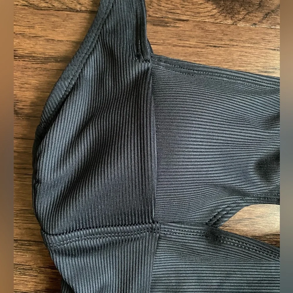 NWT All In Motion Medium - Picture 5 of 5